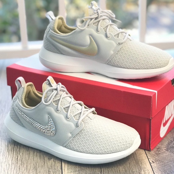 Nike&Swarovski Crystal Roshe Two Light Bone W - Picture 2 of 8
